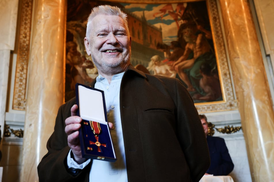 Im März wurde der Künstler für seine Errungenschaften mit dem Bundesverdienstkreuz ausgezeichnet.