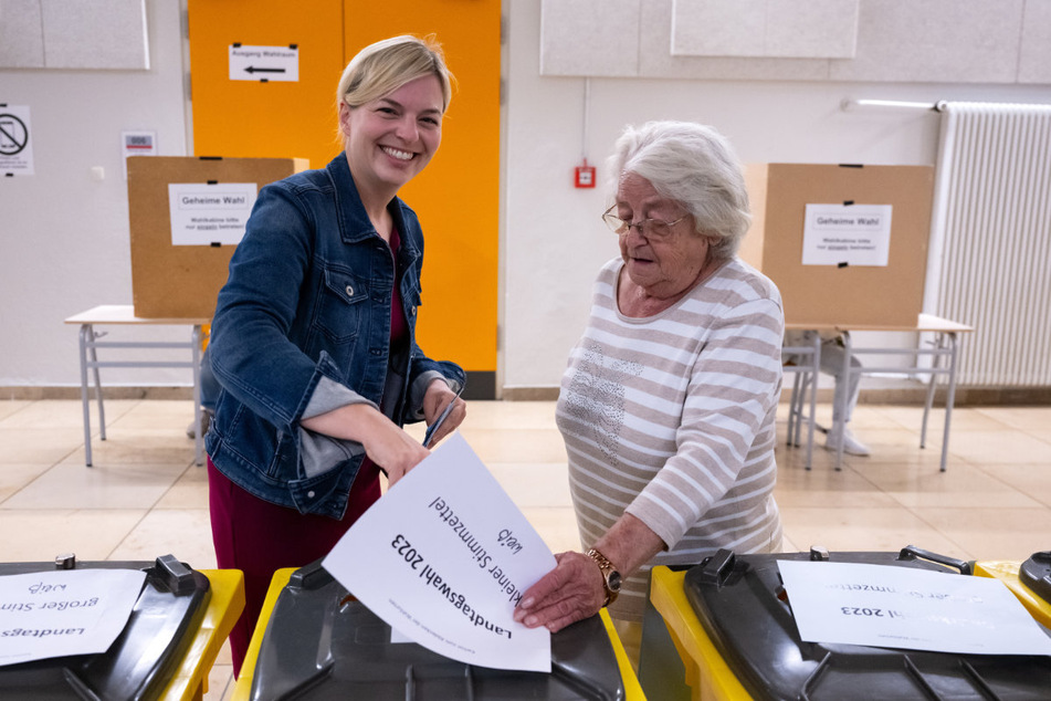 In München hat am Vormittag die Grünen-Spitzenkandidatin Katharina Schulze ihre Stimmen abgegeben.