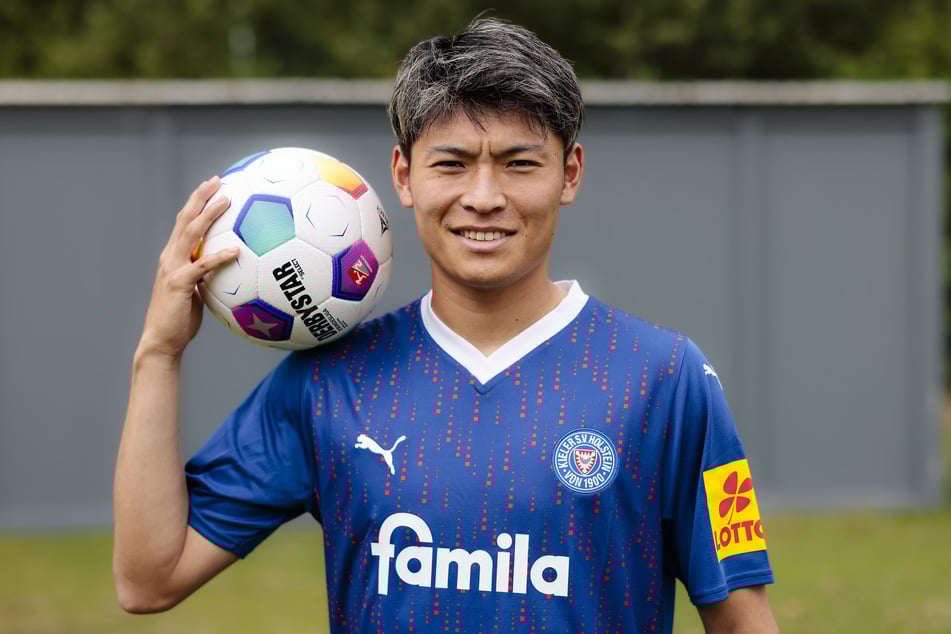 Shuto Machino (25) kam vor zwei Jahren aus Japan nach Kiel. Jetzt zieht es den Torjäger weiter zu M'gladbach.