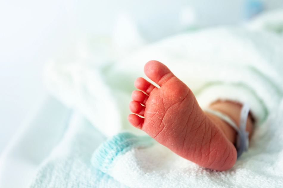 Ein weiteres Baby ist ebenfalls an dem Keim erkrankt. (Symbolbild)
