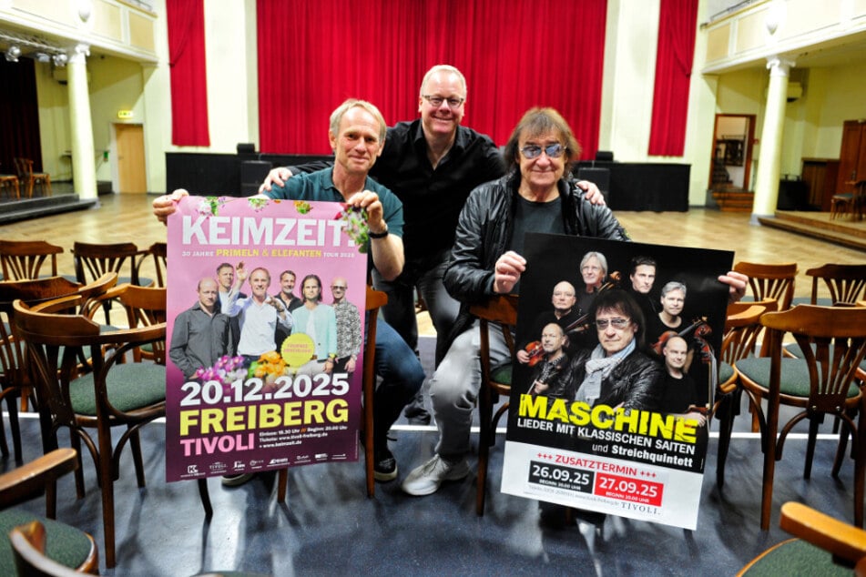 Auch für Norbert Leisegang (65, l.) und Dieter "Maschine" Birr (81, r.) sind die Konzerte im Tivoli immer wieder etwas Besonderes.