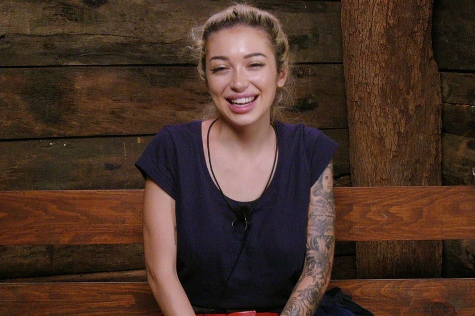 Ariel ist Ex-Pfadfinderin. Und Emo-Kennerin.