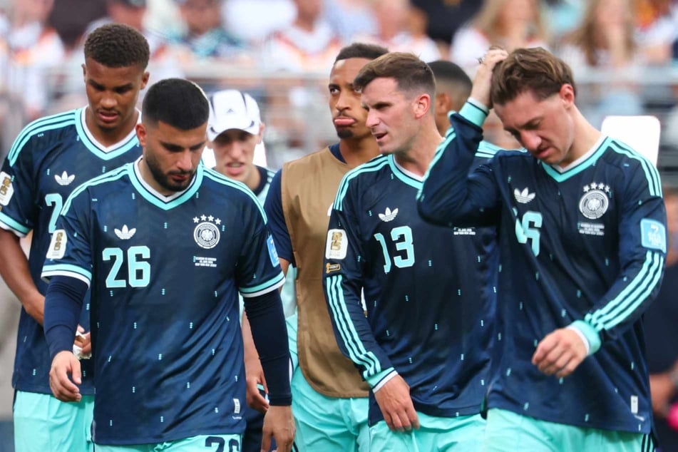 Pascal Groß (35, 2.v.r.) macht Schluss! Der Ex-Borusse hat seinen Rücktritt aus der Nationalmannschaft verkündet.