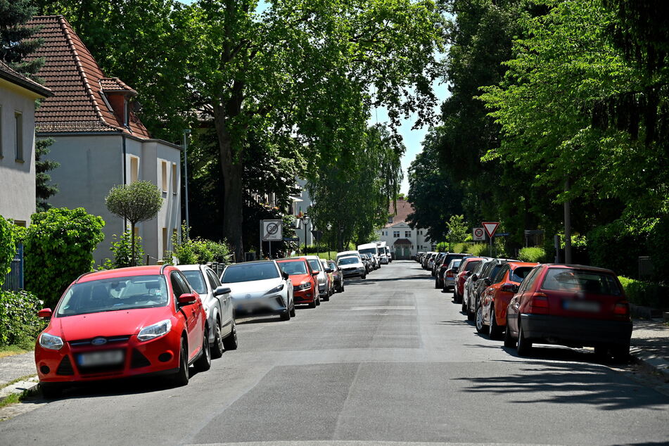 Einsatzort in der Dresdner Burgenlandstraße (Stadtteil Laubegast).