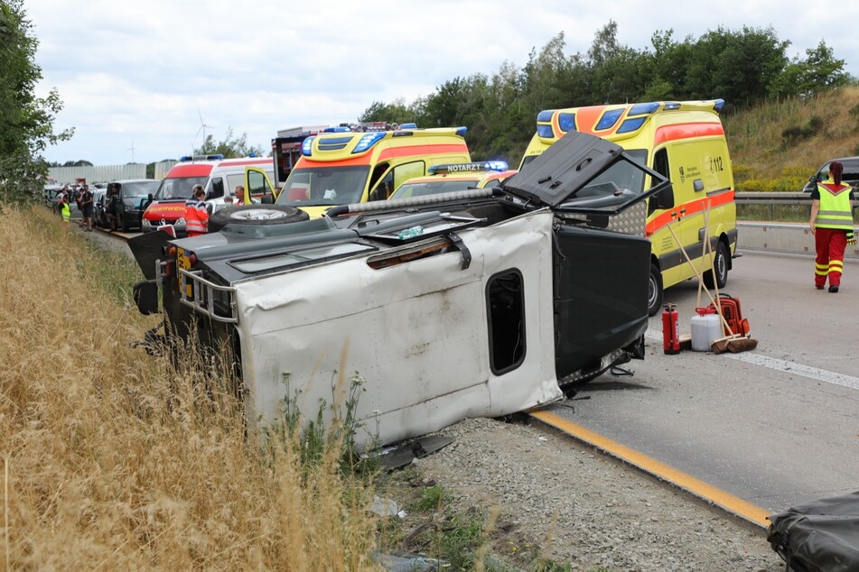 Bei dem Unfall wurden vier Personen verletzt und anschließend ins Krankenhaus eingeliefert.