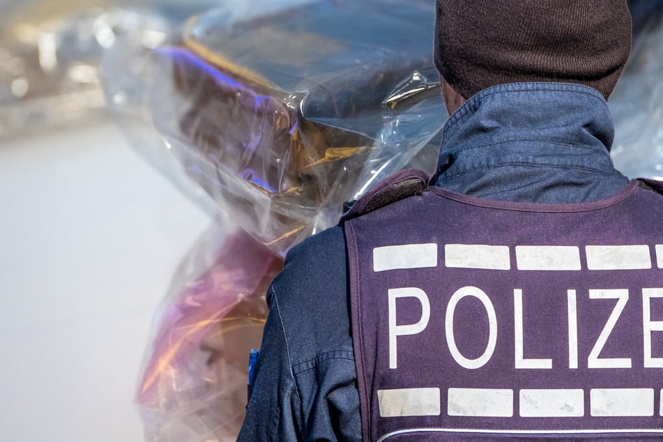 Am Schmuggel von mehr als 200 Kilo Heroin war die Frau, die am Frankfurter Flughafen festgenommen wurde, beteiligt. (Symbolfoto)