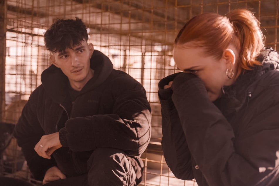 Tierschutz-Creator Nathan Goldblat (26, l.) begibt sich in Rumänien auf die Spur der Hunde-Mafia.