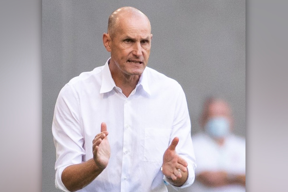 Der Augsburger Trainer Heiko Herrlich (48) blickt trotz seiner skurrilen Trennung ohne Verbitterung auf die Zeit bei Bayer Leverkusen zurück.