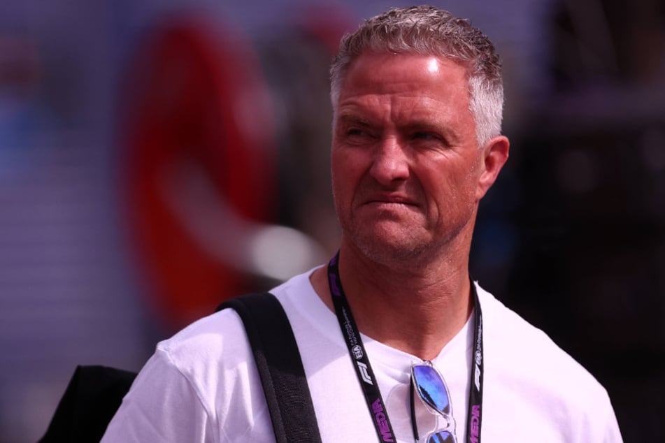 TV-Experte Ralf Schumacher (51) ist nach seinem Unfall bei der "Jetski Star WM" von Moderatorin Laura Wontorra (37) enttäuscht.