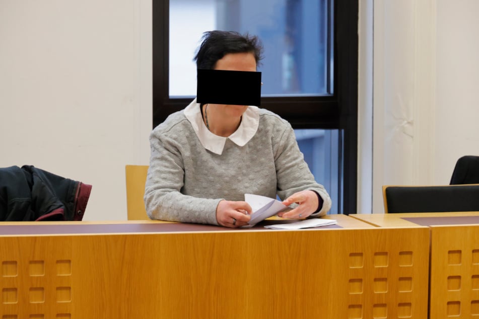 Betrügerin Sabine B. (41) wurde zu anderthalb Jahren auf Bewährung verurteilt.