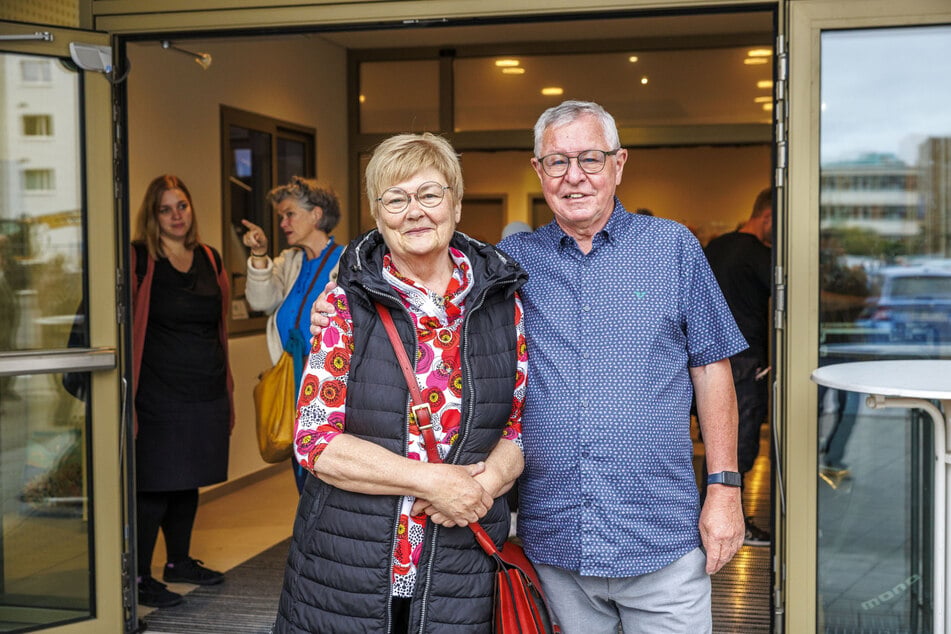 Die Eheleute Kerstin (69) und Gerd Gottwald (73) hoffen, dass der neu eingeweihte Nachbarschafts-Treff das Gemeinschaftsgefühl stärken wird.