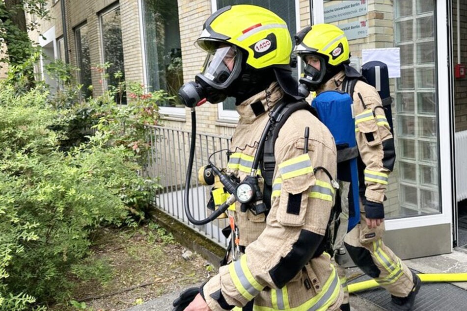 Berlin: Labor brennt an der TU Berlin: Erschwerte Bedingungen für Feuerwehr