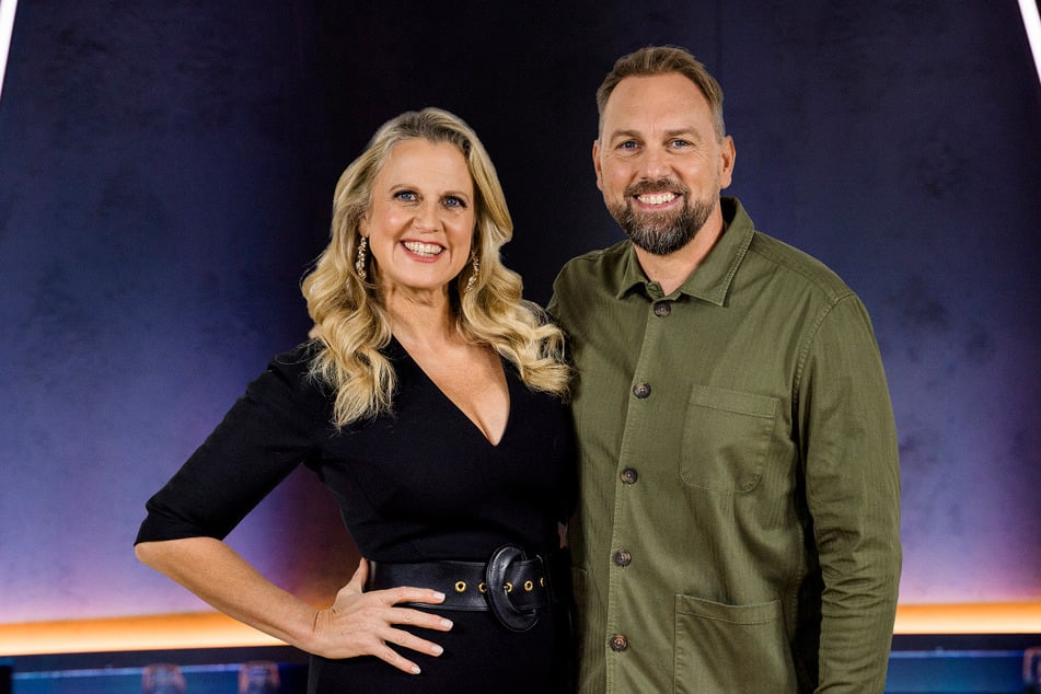 Zum ersten Mal moderieren am Freitagabend Barbara Schöneberger (51) und Steven Gätjen (53) gemeinsam die "NDR Talk Show".