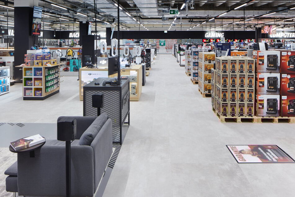 MediaMarkt im Rheinpark-Center feiert große Neueröffnung.