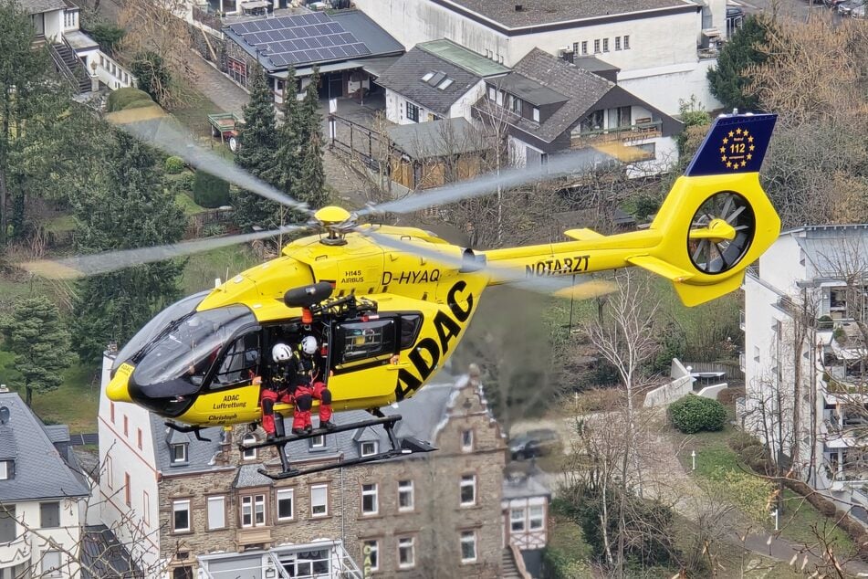 Auch Rettungshubschrauber Christoph 23 beteiligte sich an der Aktion.