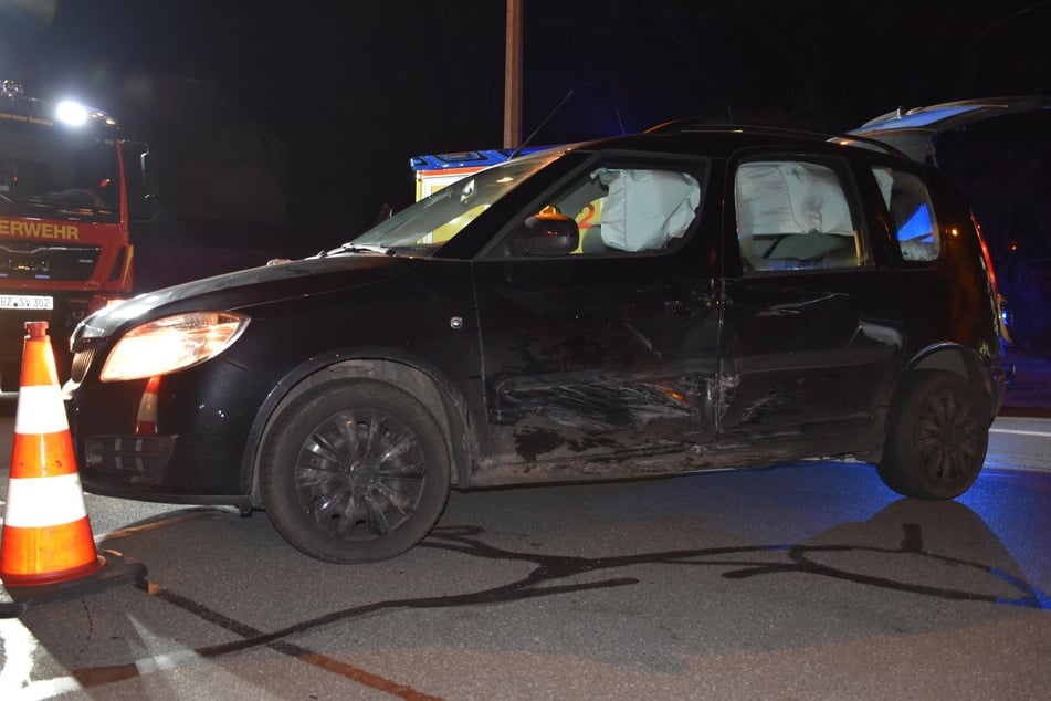 Der 22-jährige Skoda-Fahrer kam leicht verletzt ins Krankenhaus.
