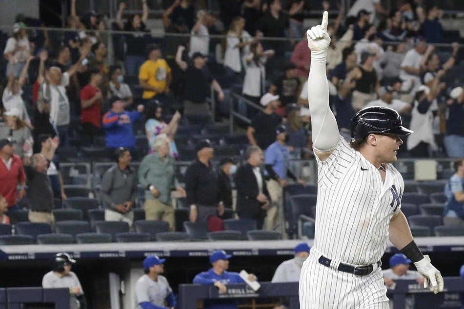 MLB: Voit’s four hits keep the Yankees rolling with a win over the Twins