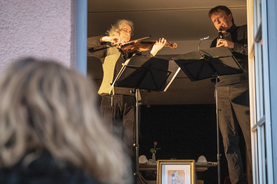 Theater als Vorspeise, während man aufs Essen wartet