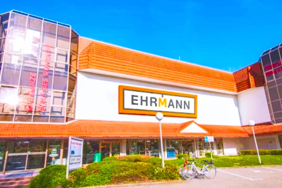 Aus diesem Grund strömen gerade alle zu Möbel Ehrmann