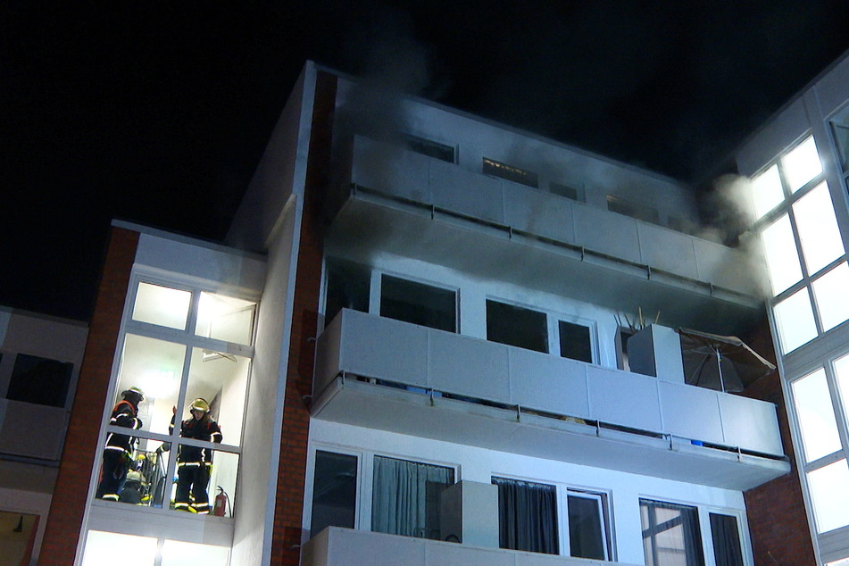 Hamburg: 42 Menschen nach Brand in Wohnunterkunft evakuiert