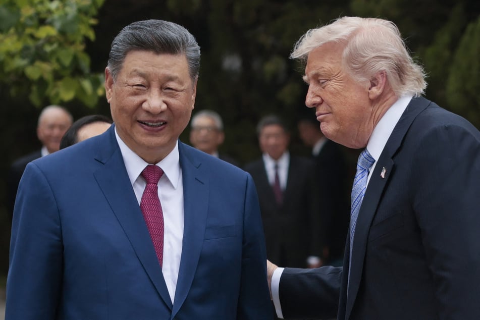US President Donald Trump (r.) and Chinese President Xi Jinping reportedly managed to agree on possible deals for oil and soybeans.