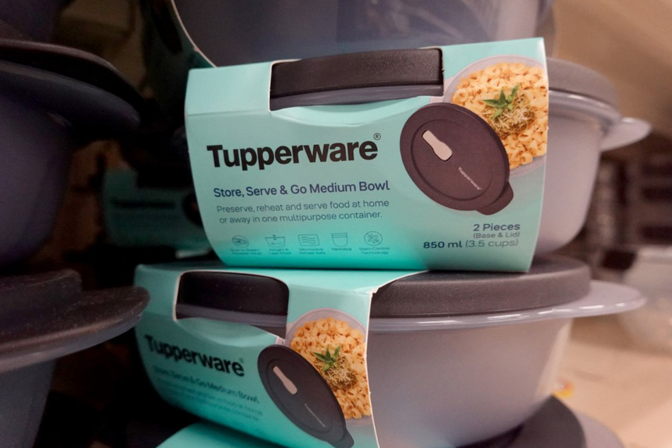 Die luft- und wasserdichten Vorratsdosen von Tupperware findet man in vielen Küchen und Haushalten.