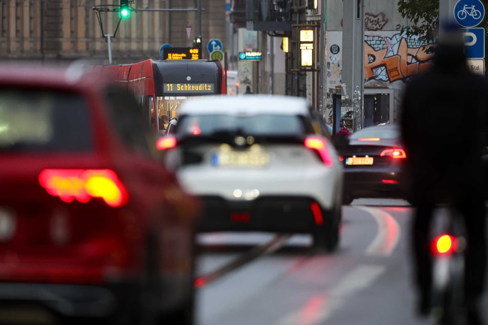 Die erste sächsische Stadt ruft zum "Autofasten" auf.