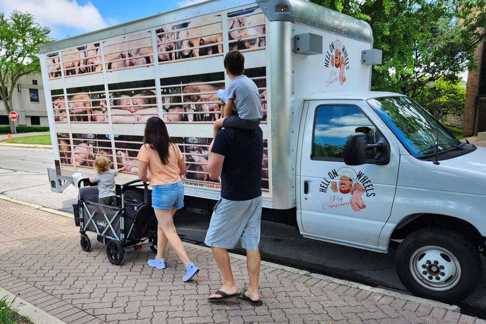 Der "Hell on Wheels" sieht aus, als befänden sich darin echte Schweine.