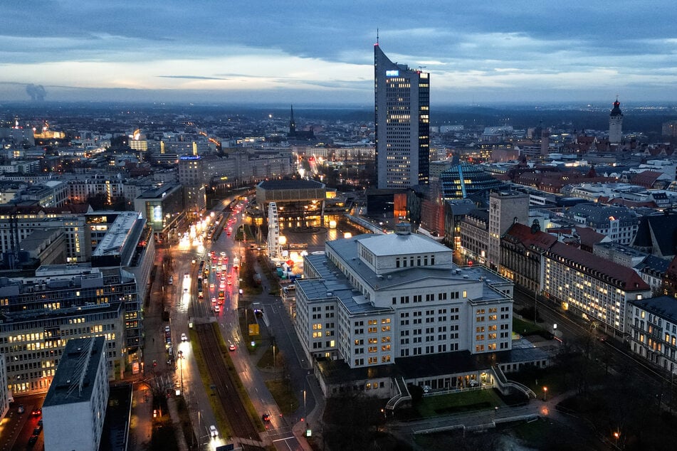 Nachdem es die vergangenen Tage eher grau war, kommt zum Wochenende immer wieder die Sonne durch.