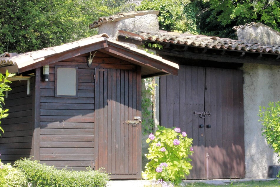 In einer Kleingartenanlage in Leinefelde brannte eine Gartenlaube vollständig aus, die Kriminalpolizei ermittelt zur Ursache. (Symbolfoto)