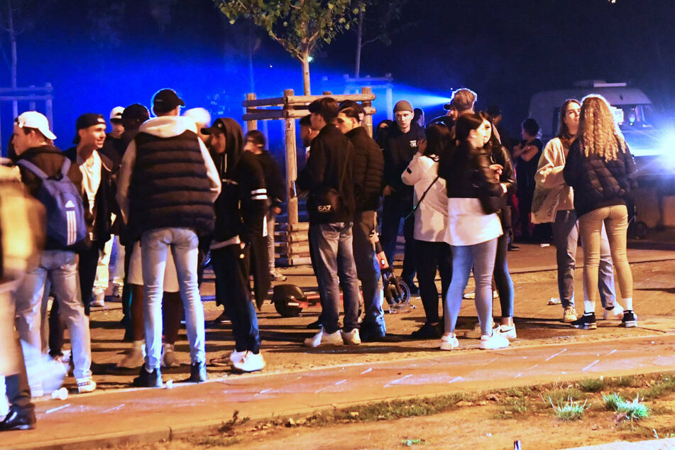 Bereits in der Nacht zu Samstag musste die Berliner Polizei den Mauerpark von Feierwütigen räumen.
