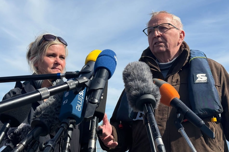 Till Backhaus und Constanze von der Meden zeigten sich sehr erleichtert an den Mikrofonen.