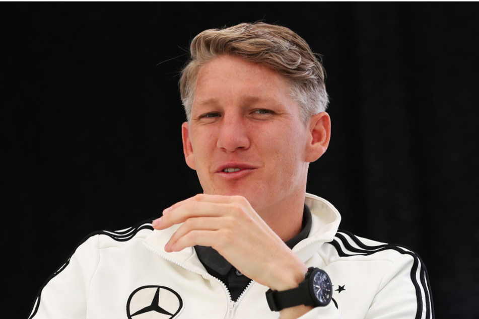 Bastian Schweinsteiger hofft, dass Mario Götze einen Verein findet, bei dem er wieder regelmäßig spielt.
