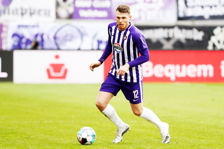 Steve Breitkreuz (29) bestritt für den FC Erzgebirge Aue insgesamt 120 Einsätze (sechs Tore, sieben Vorlagen) und wechselt nun mit der Erfahrung von 92 Zweitliga-Partien zum SSV Jahn Regensburg.