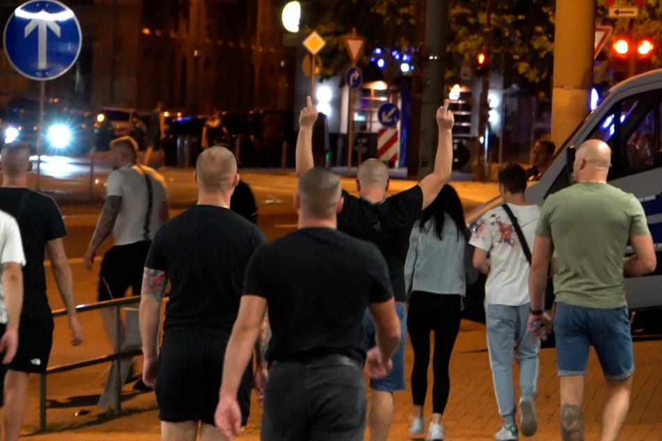 Mehr als 200 Hooligans prügeln sich in Frankfurt: "Gewalt gesucht und gefunden"