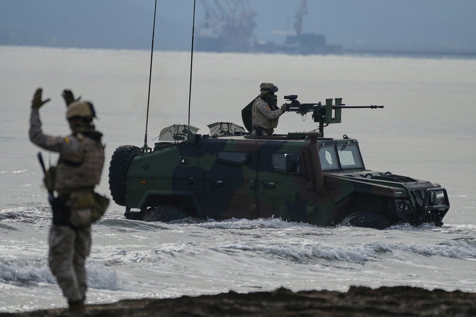 Weil Spaniens Regierung den USA untersagt hatte, ihre Stützpunkte für den Angriff auf den Iran zu verwenden, werde nun ein Ausschluss aus der NATO geprüft.