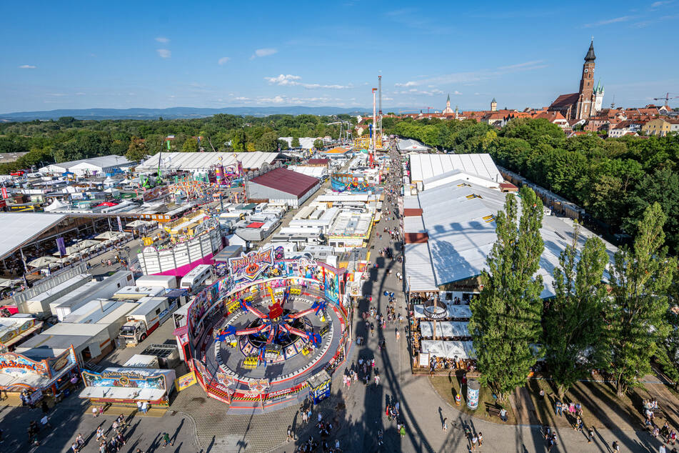 Gäubodenfest: Schlag mit Maßkrug und Krokodil-Entführung