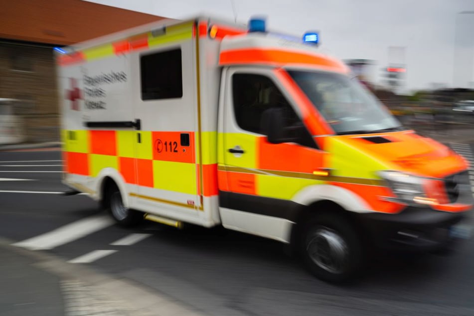 Er kam nicht von der Arbeit heim: Frau sucht ihren Mann und findet ihn tot unter Radlader