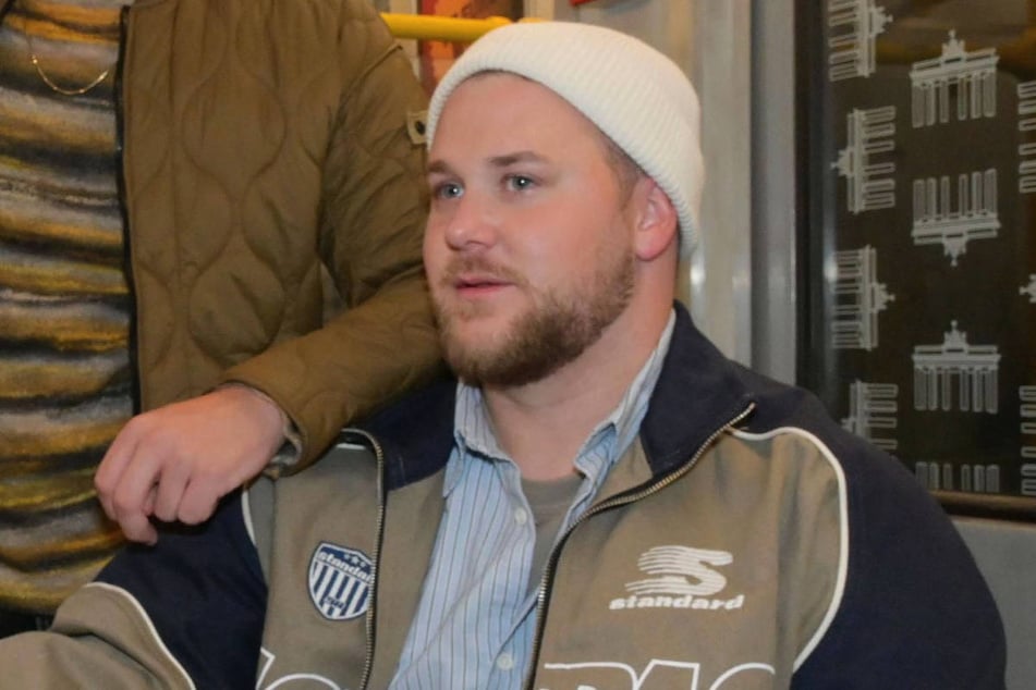 Kurz nach seiner Rückkehr wird Jonas gleich mit der unbequemen Familien-Wahrheit konfrontiert.