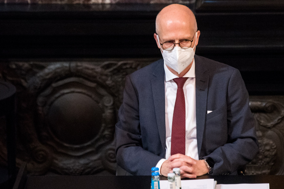 Hamburgs Bürgermeister Peter Tschentscher (55) will die neuen Einschränkungen so schnell wie möglich umsetzen.