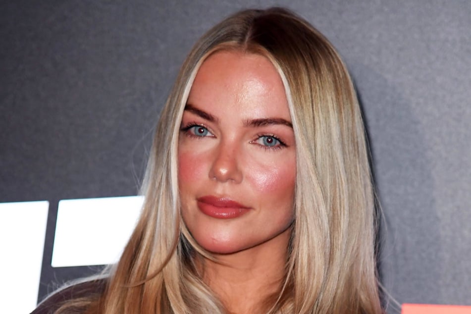 Hinter den Kulissen hat Laura ihren Ex ausgezahlt, um das Traumhaus für sich allein zu haben.