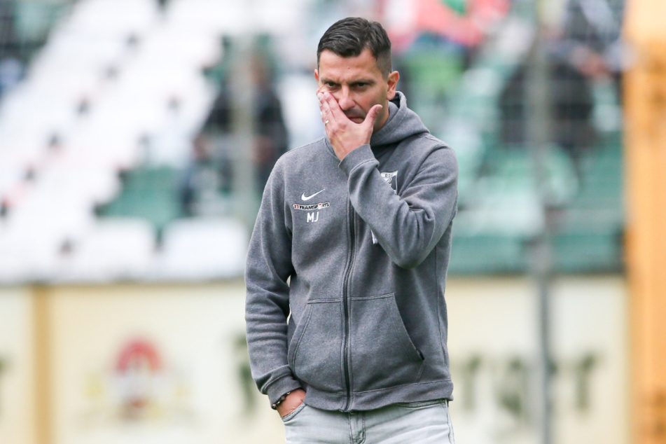 Chemie-Coach Miroslav Jagatic dürfte nicht erfreut sein über die Chancennutzung seiner Mannschaft.