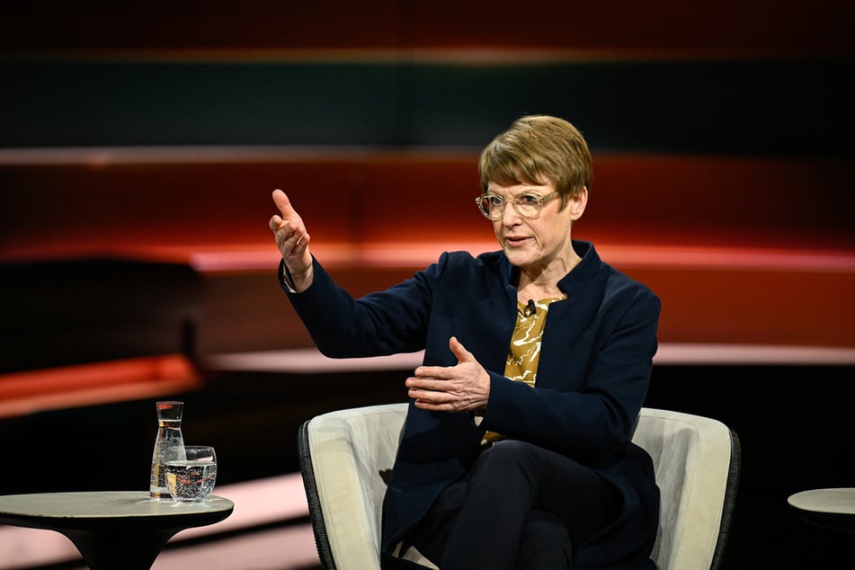 Die Wirtschaftswissenschaftlerin Veronika Grimm (54) ist Teil Mitglied des Sachverständigenrates zur Begutachtung der gesamtwirtschaftlichen Entwicklung und warnt vor einer drastischen Verschlechterung der Haushaltslage ab 2029.