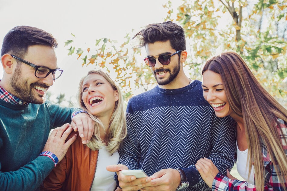 Bringe Deine Freunde zum Lachen mit den lustigen Sprüchen von TAG24.