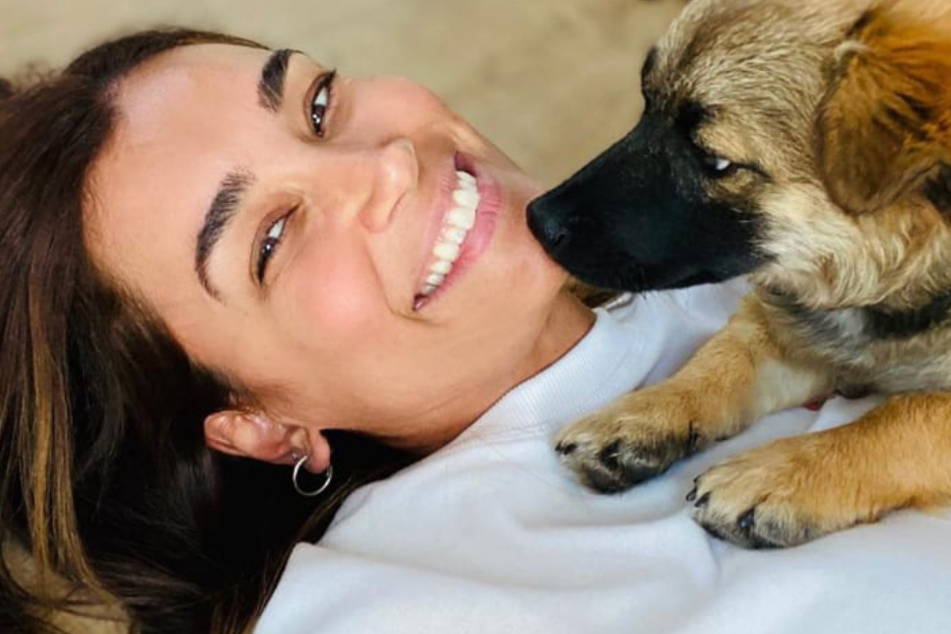 Jana Ina Zarrella (43) mit ihrem Hund Cipoletta "Cici".