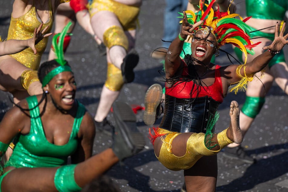 Die alljährliche Parade zum Karneval der Kulturen findet diesmal in Friedrichshain statt.