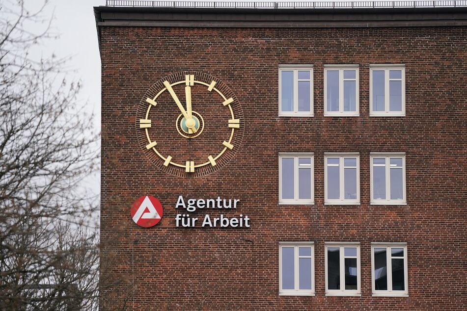 Wie die Agentur für Arbeit aus Düsseldorf mitteilt, bleiben die Arbeitslosenzahlen im Monat Juni vergleichsweise stabil. (Symbolbild)