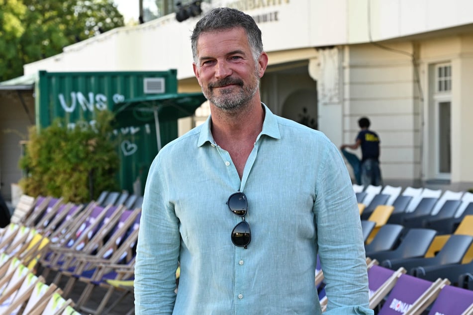 Simon Böer (51) hat schon in unzähligen deutschen Film- und Fernsehproduktionen mitgewirkt.
