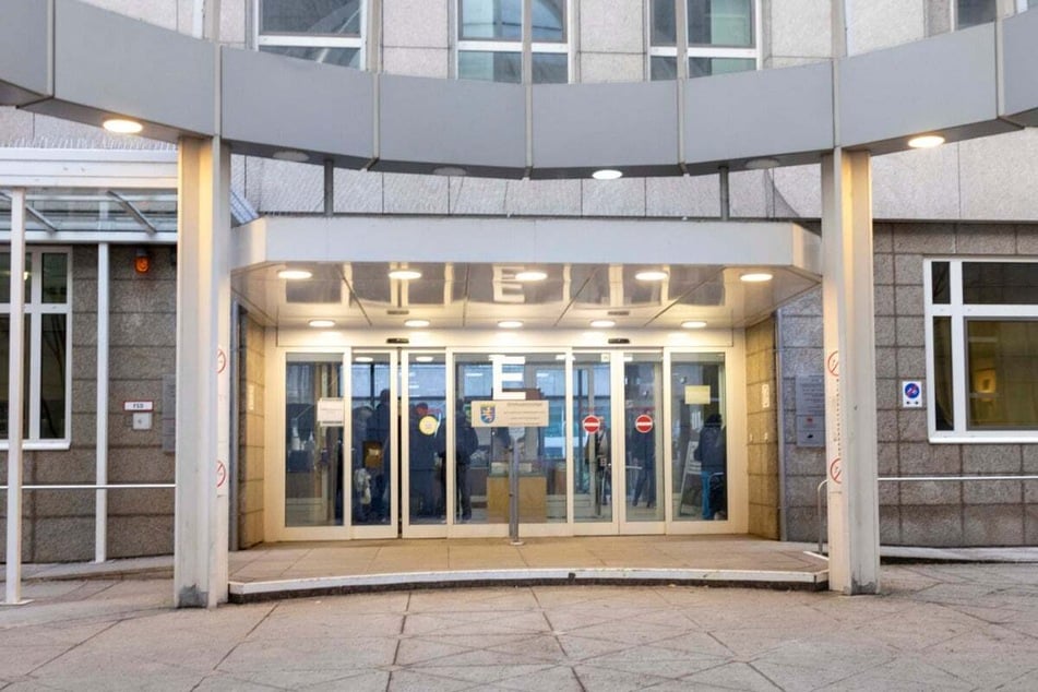 Vor dem Frankfurter Landgericht wird derzeit ein grausames Tötungsdelikt verhandelt.