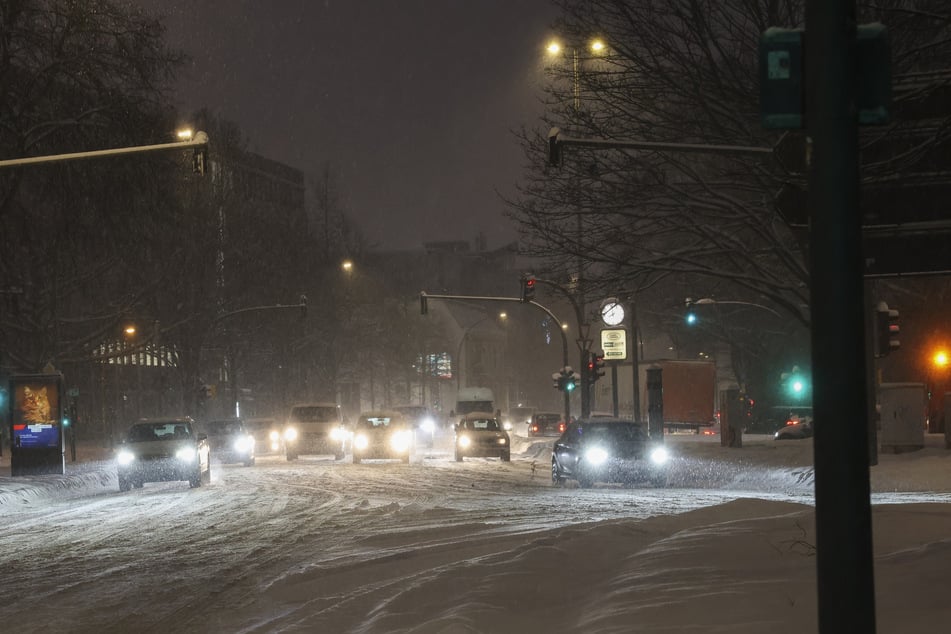 Im Norden Deutschlands, wie hier in Hamburg, begann der Donnerstag mit dichtem Schneetreiben.